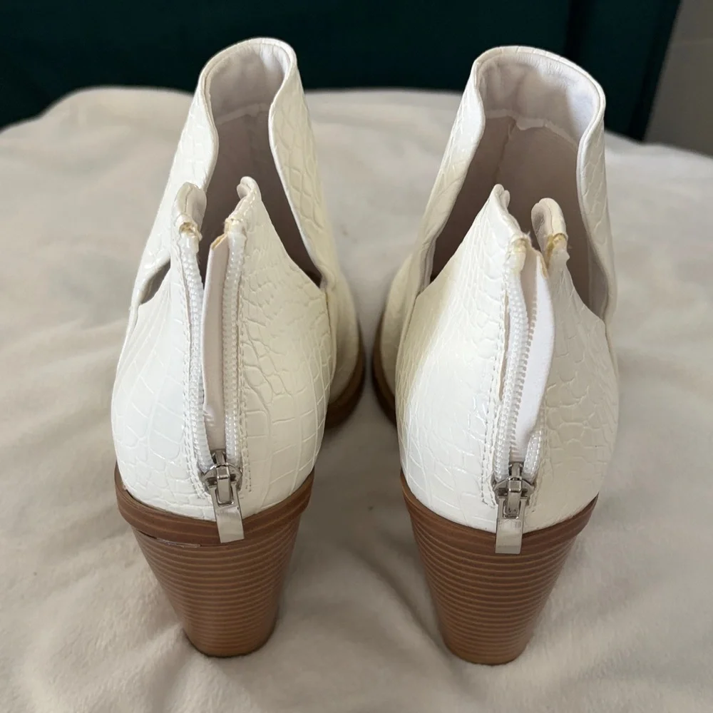 Chic White Croc-Embossed Ankle Booties - Picture 3 of 7